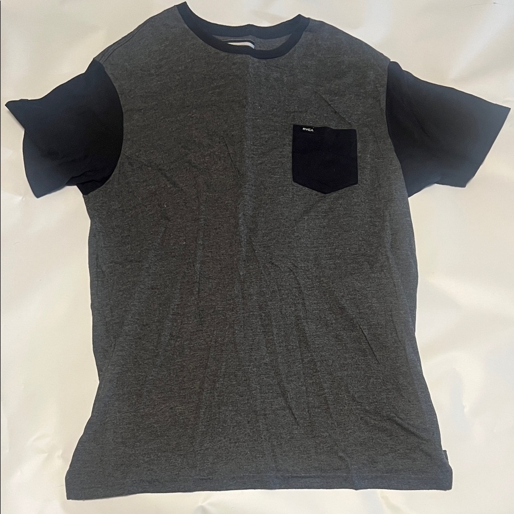 RVCA Men's Short Sleeve Pocket T-Shirt in Dark Gray and Black
